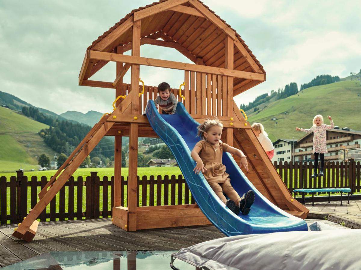 Hotel Hasenauer 4 Sterne Superior Saalbach-Hinterglemm Exterior photo