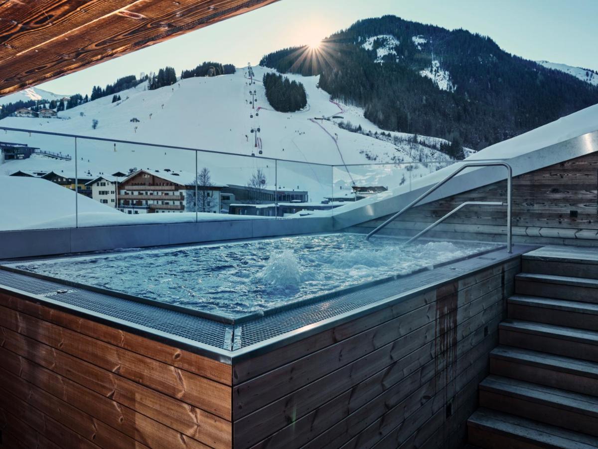 Hotel Hasenauer 4 Sterne Superior Saalbach-Hinterglemm Exterior photo