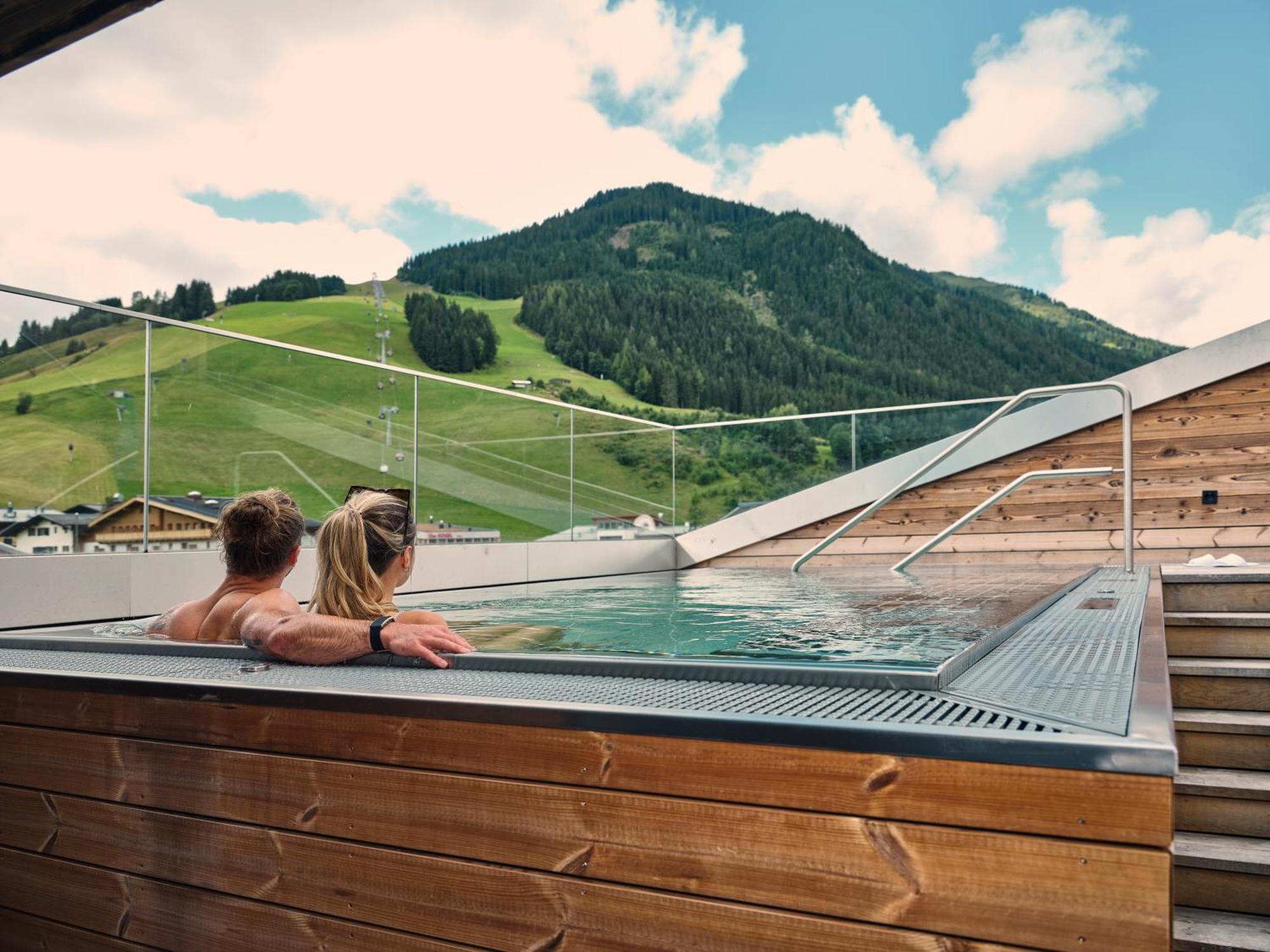 Hotel Hasenauer 4 Sterne Superior Saalbach-Hinterglemm Exterior photo